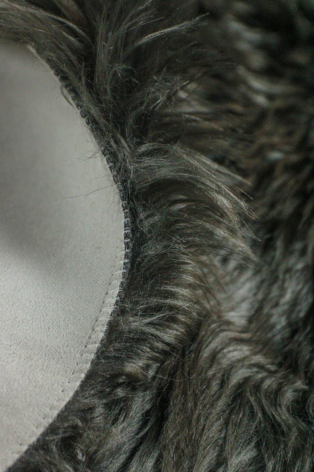 Wild Life (Sheep Fur) - 3.2 x 4.9 FT - Dark Gray - Luxuriously Soft Fluffy Rug - V Surfaces